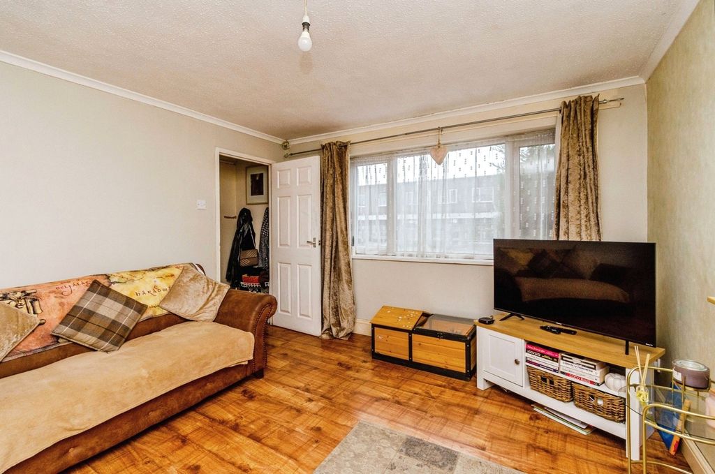 Property photo 3 of 7 Photo