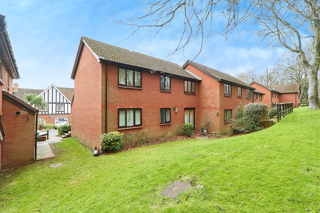 Property photo 1 of 18