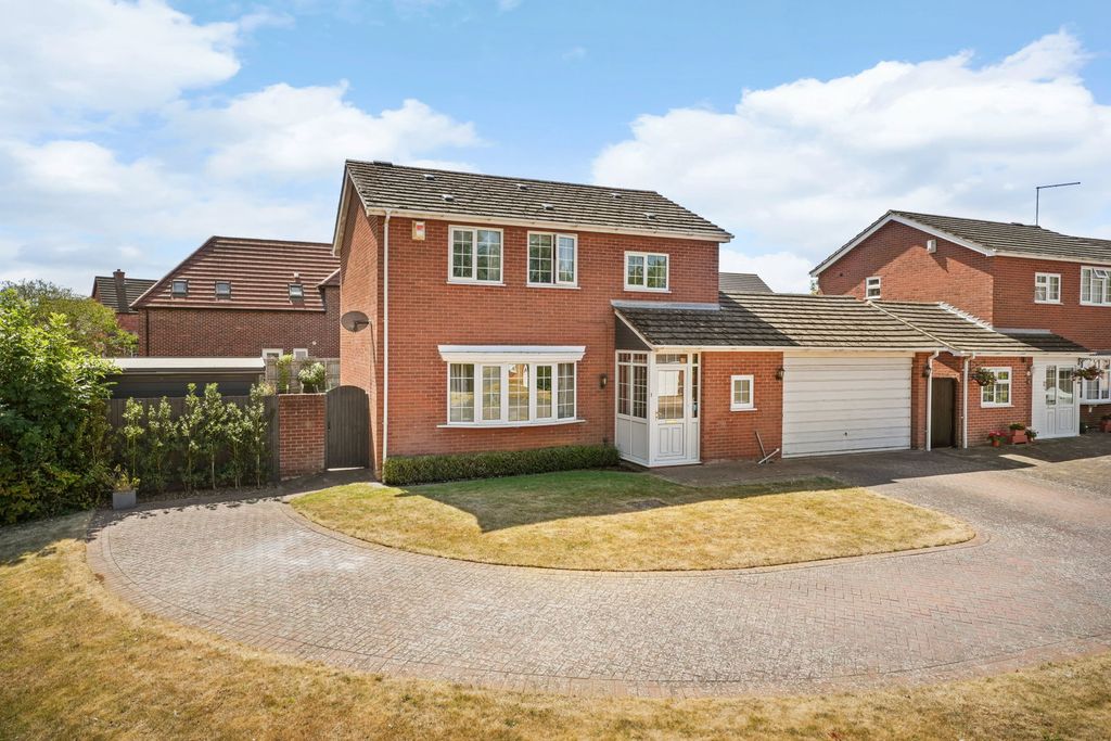 Property photo 1 of 44
