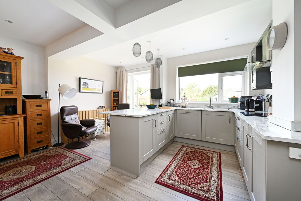 Property photo 2 of 30 Dining Kitchen