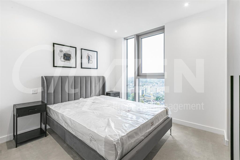 Property photo 3 of 34 Bedroom