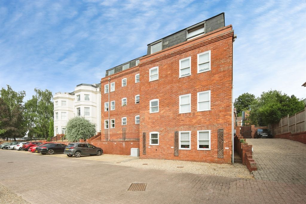 Property photo 1 of 10