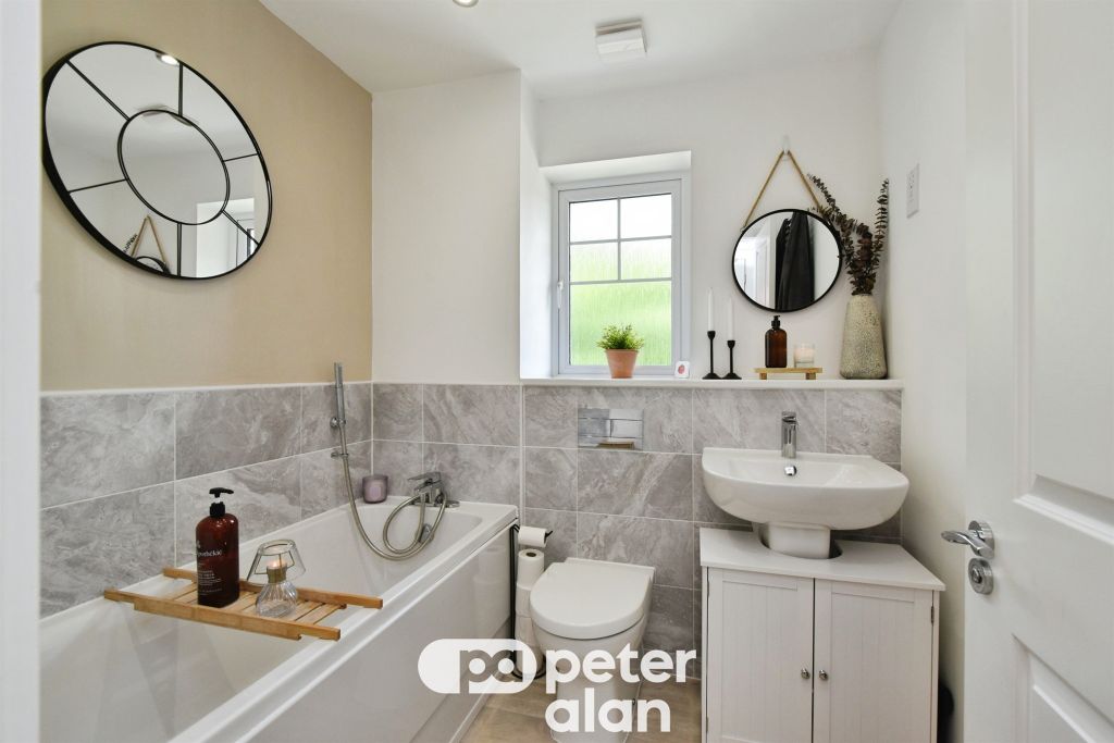 Property photo 2 of 31