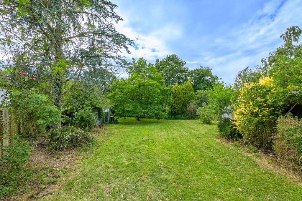 Property photo 2 of 19 Garden