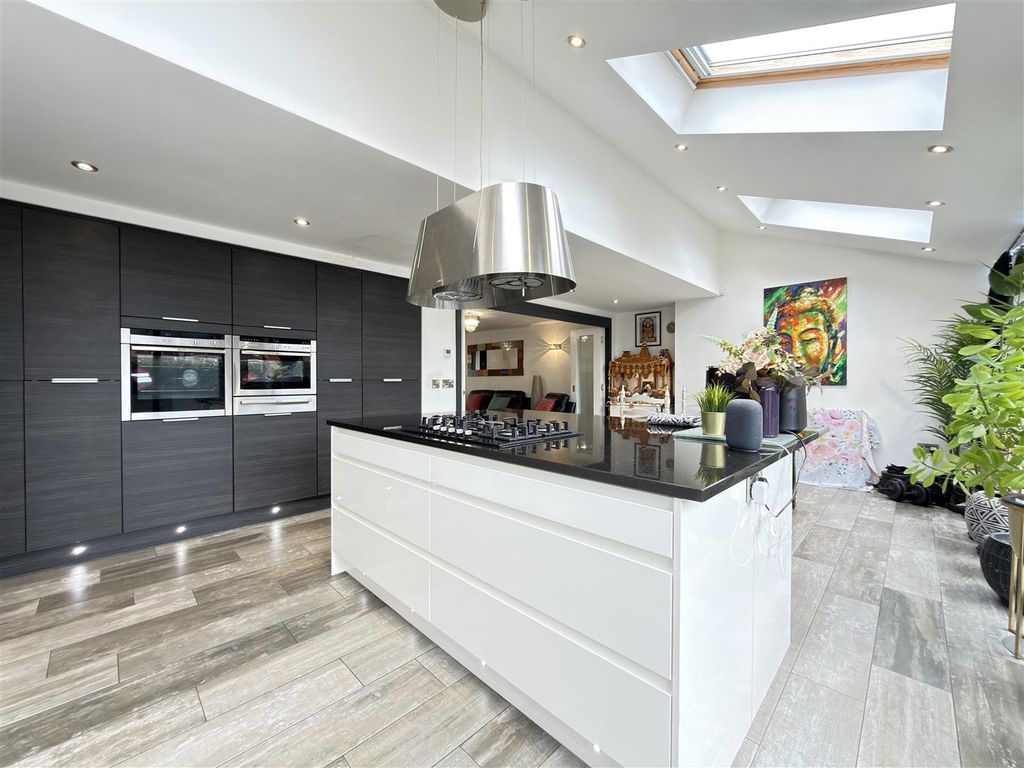 Property photo 2 of 26 Kitchen And Diner