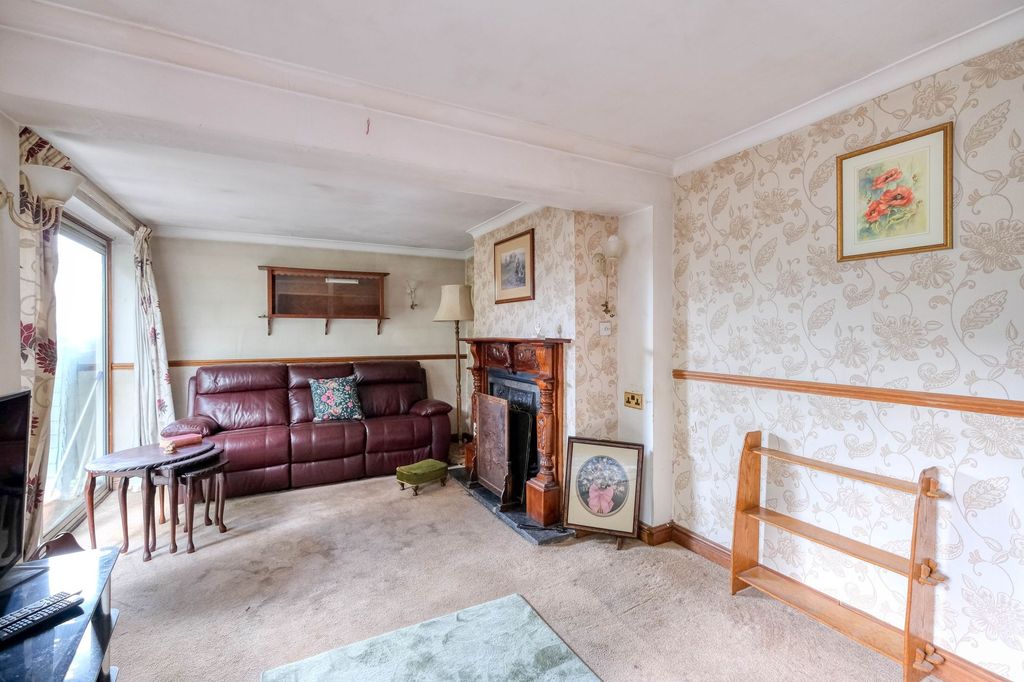 Property photo 3 of 15