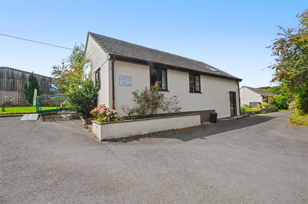 Property photo 3 of 37 Cottages