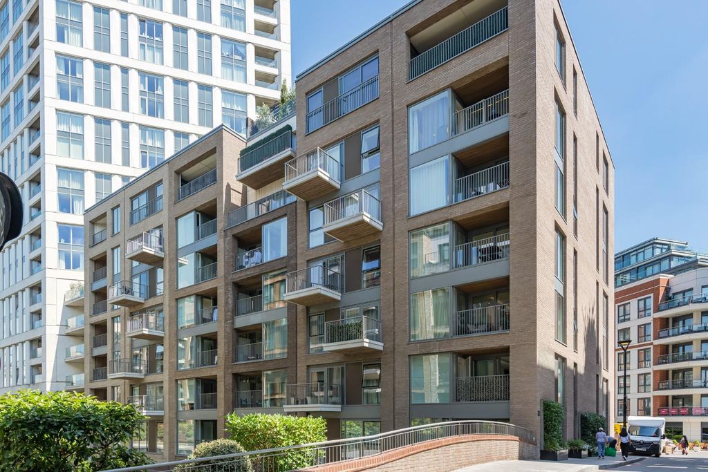 Property photo 3 of 16 Countess House