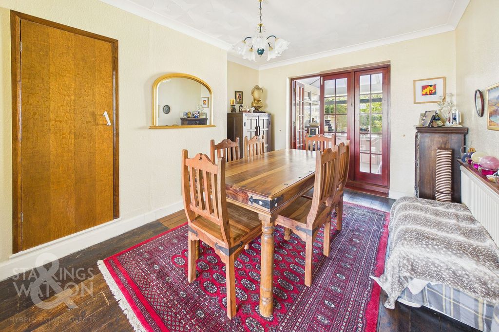 Property photo 2 of 26