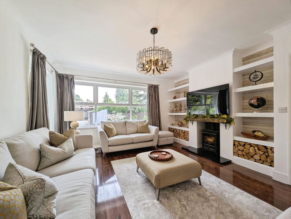 Property photo 2 of 40 Pbox-Img.Jpg