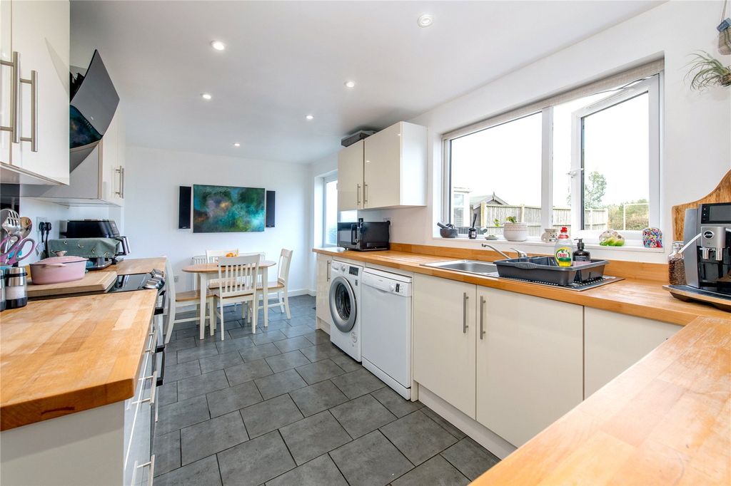 Property photo 3 of 19 Picture No. 10