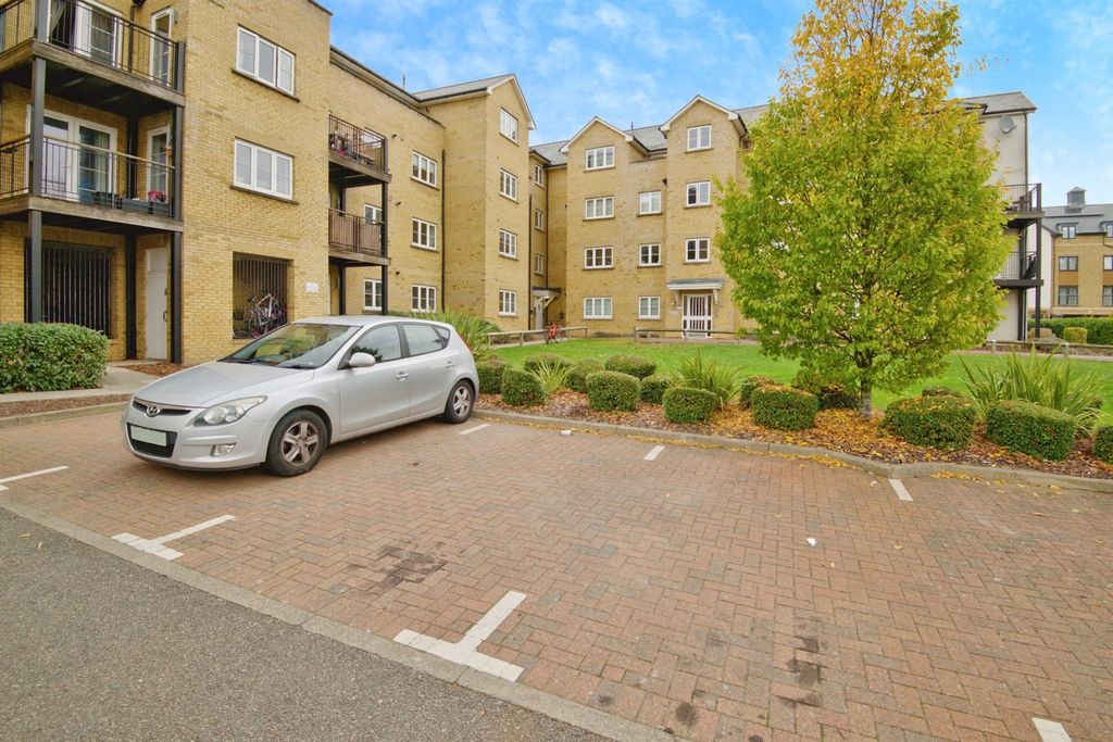 Property photo 3 of 16