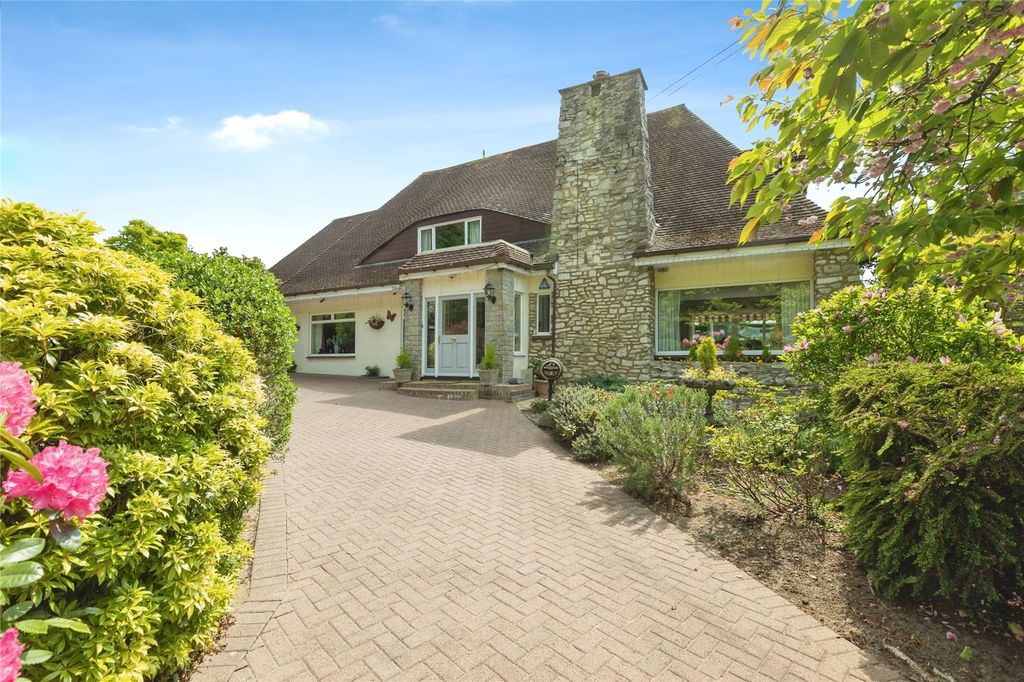 Property photo 2 of 45 Picture No. 54