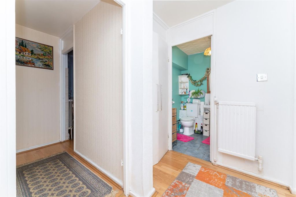 Property photo 2 of 9 177 Gloucester Hall.Jpg