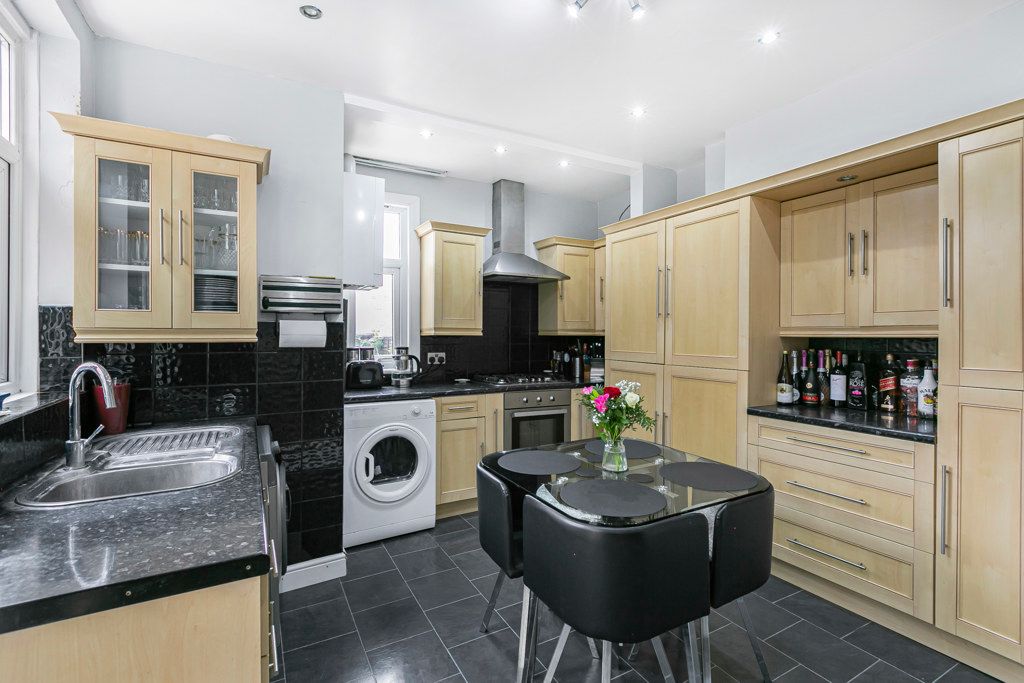 Property photo 3 of 15 Kitchen
