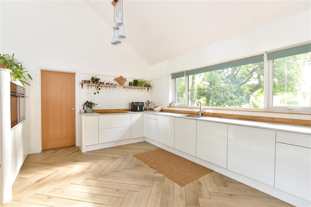 Property photo 3 of 16 Kitchen