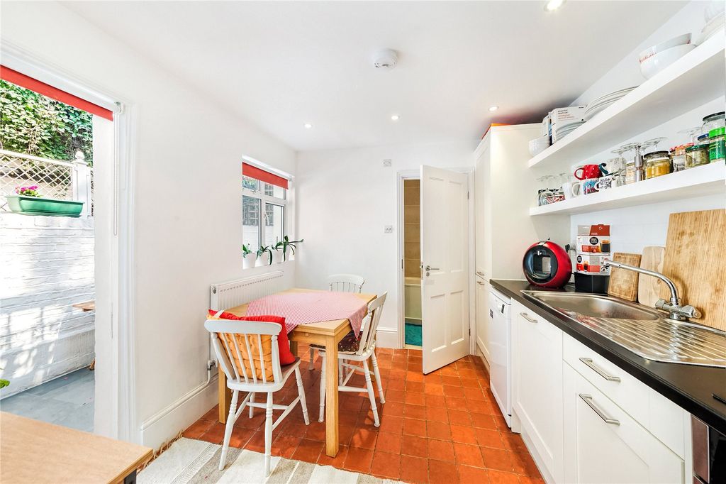 Property photo 2 of 8 Kitchen