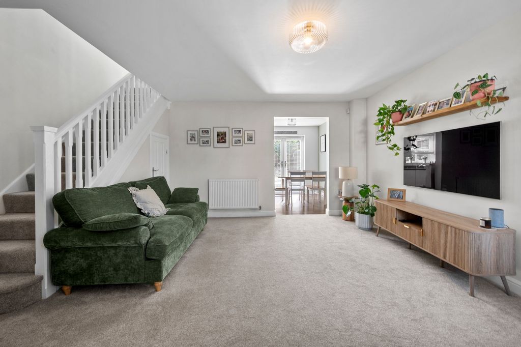 Property photo 3 of 37