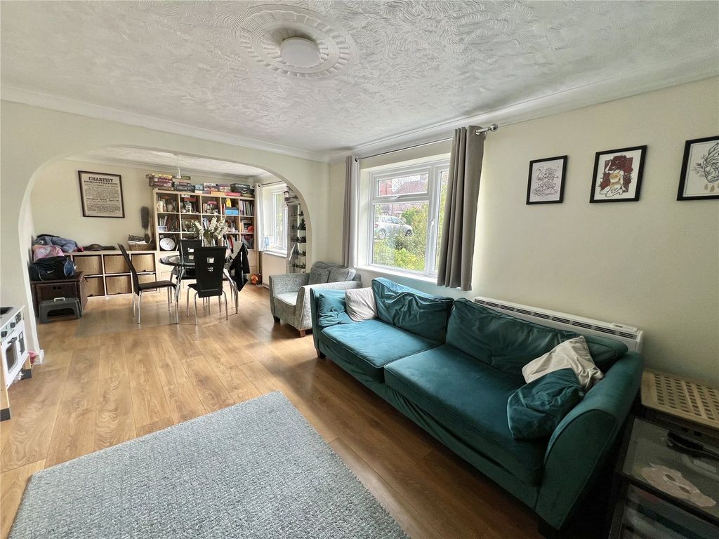 Property photo 2 of 13 Picture No. 14