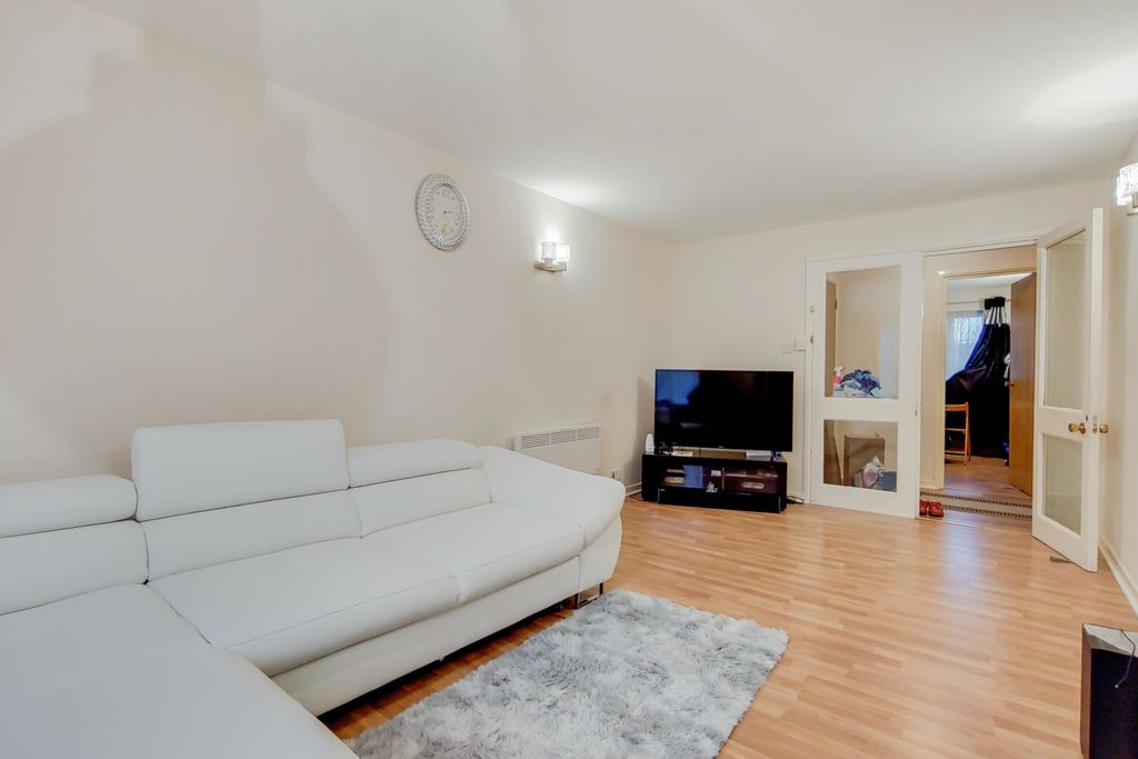 Property photo 3 of 13 Gallery