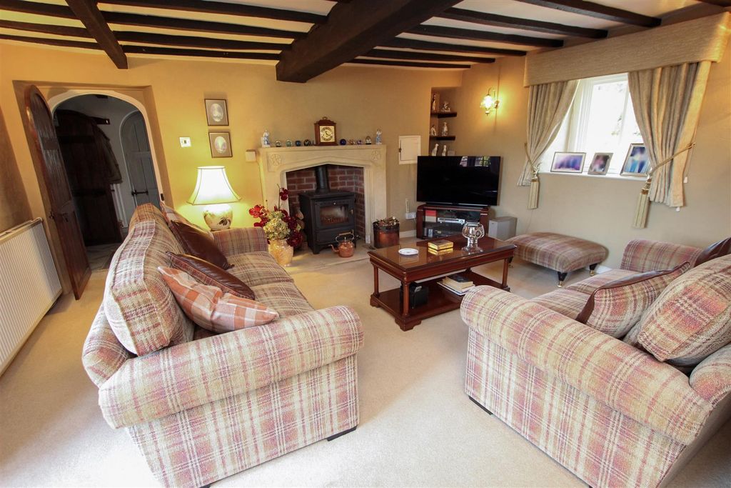 Property photo 2 of 49 Sitting Room