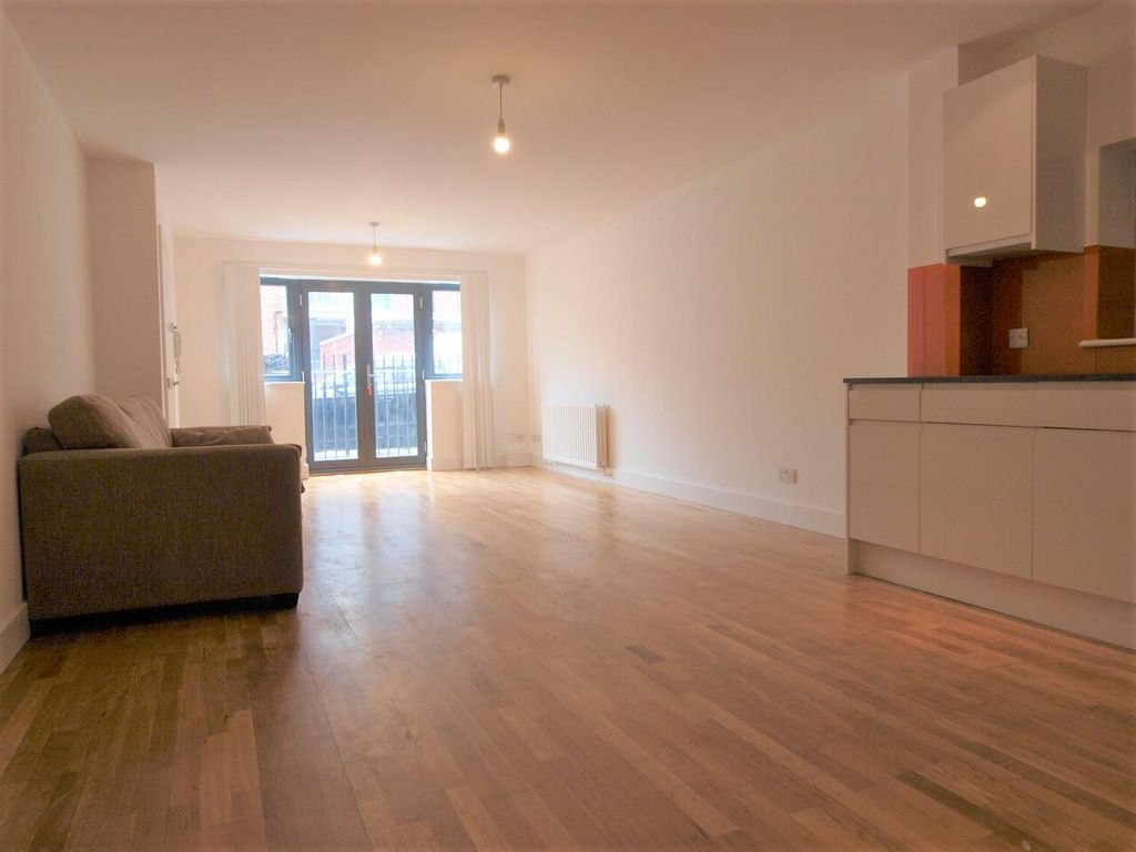 Property photo 1 of 7 Living Room