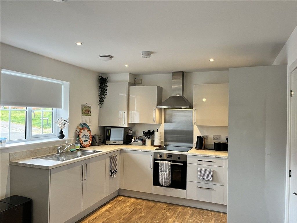 Property photo 2 of 7 Kitchen