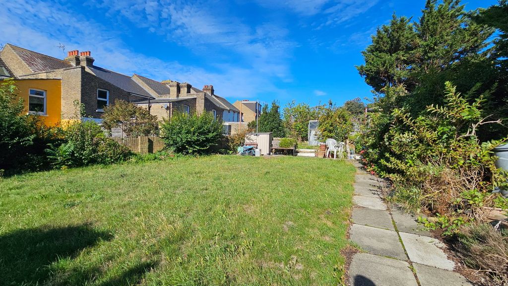 Property photo 2 of 19