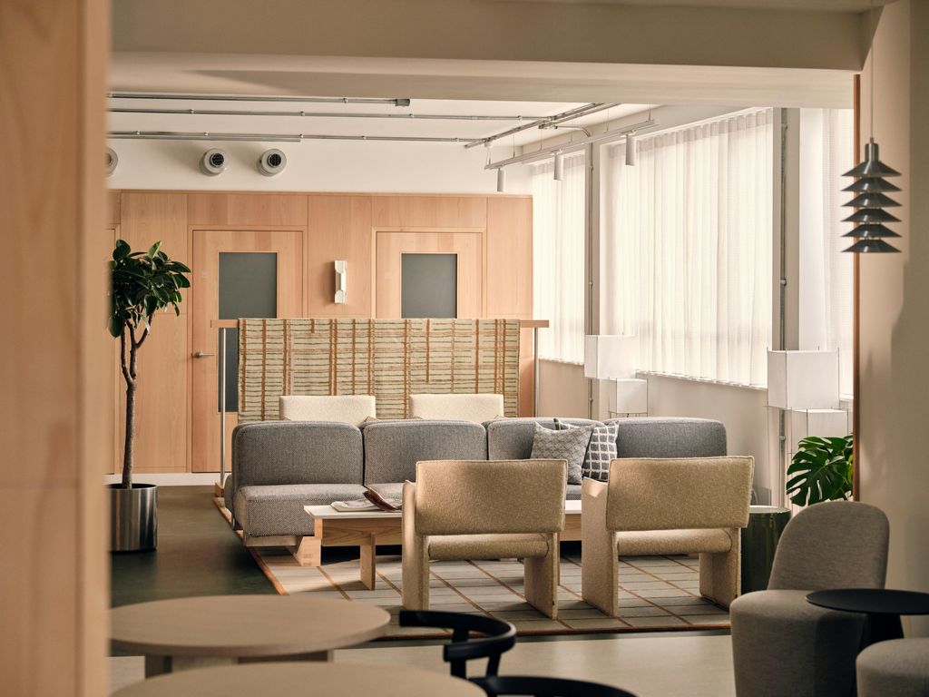 Property photo 1 of 6 240304_Fora_Lounge_678.Jpg