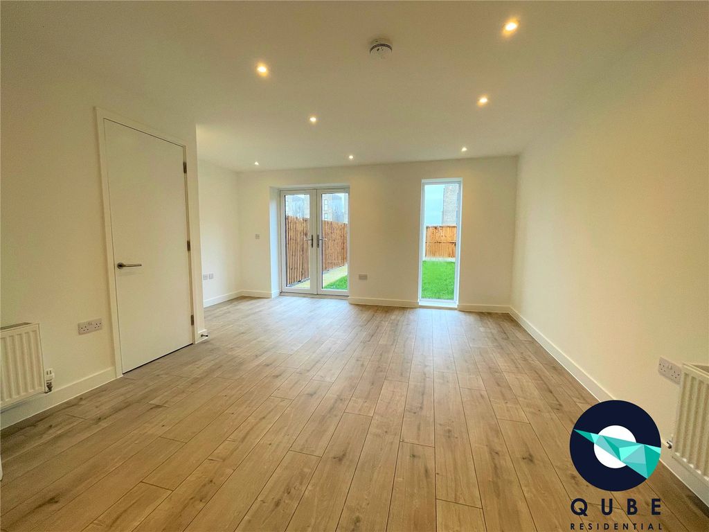 Property photo 3 of 16 Living Room