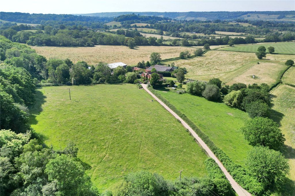 Property photo 2 of 12 Chadhurst Farmhouse