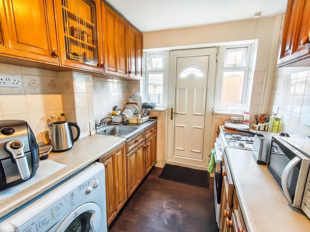 Property photo 2 of 20