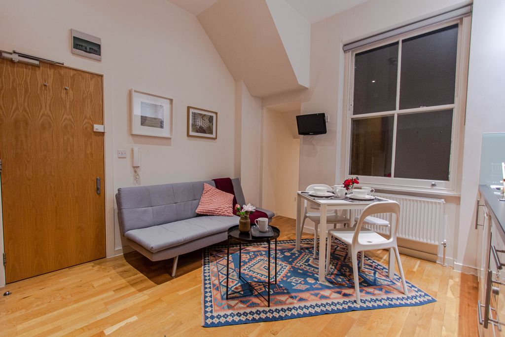 Property photo 2 of 5