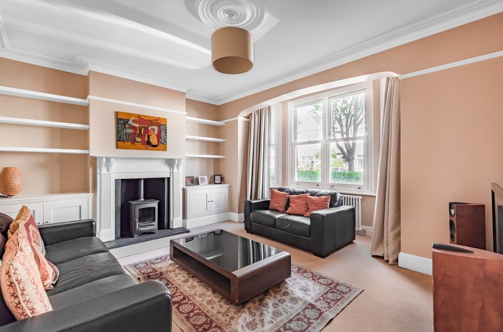 Property photo 3 of 12 610975 (2)