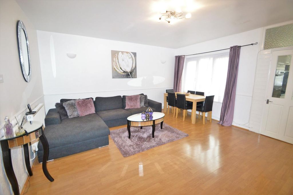 Property photo 2 of 13 James Lane E10
