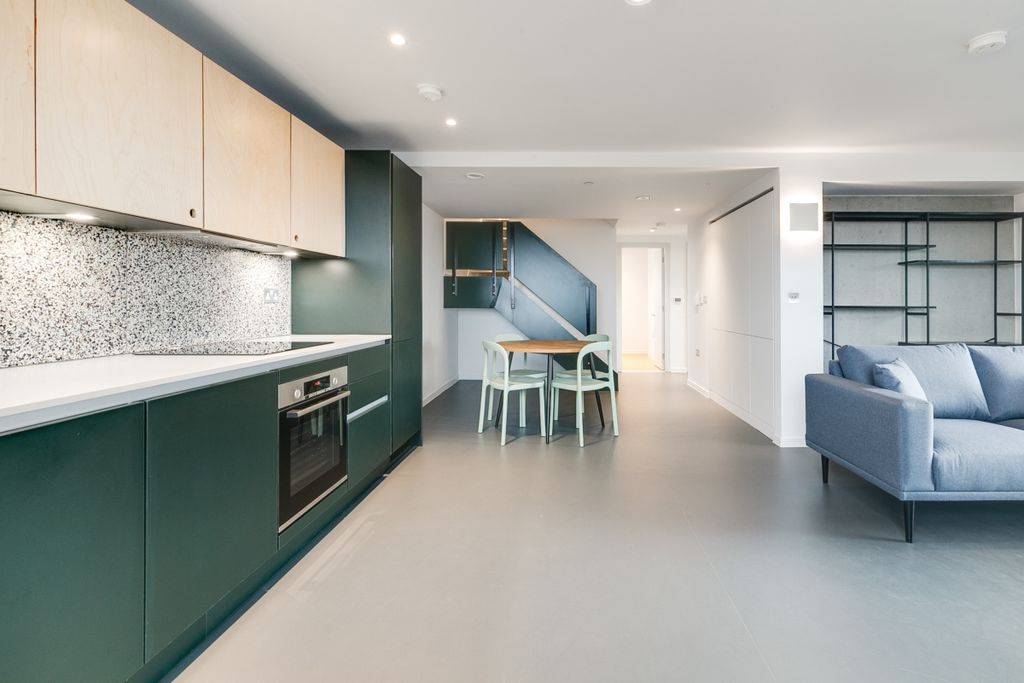 Property photo 1 of 8 95-Balfron-Tower-...