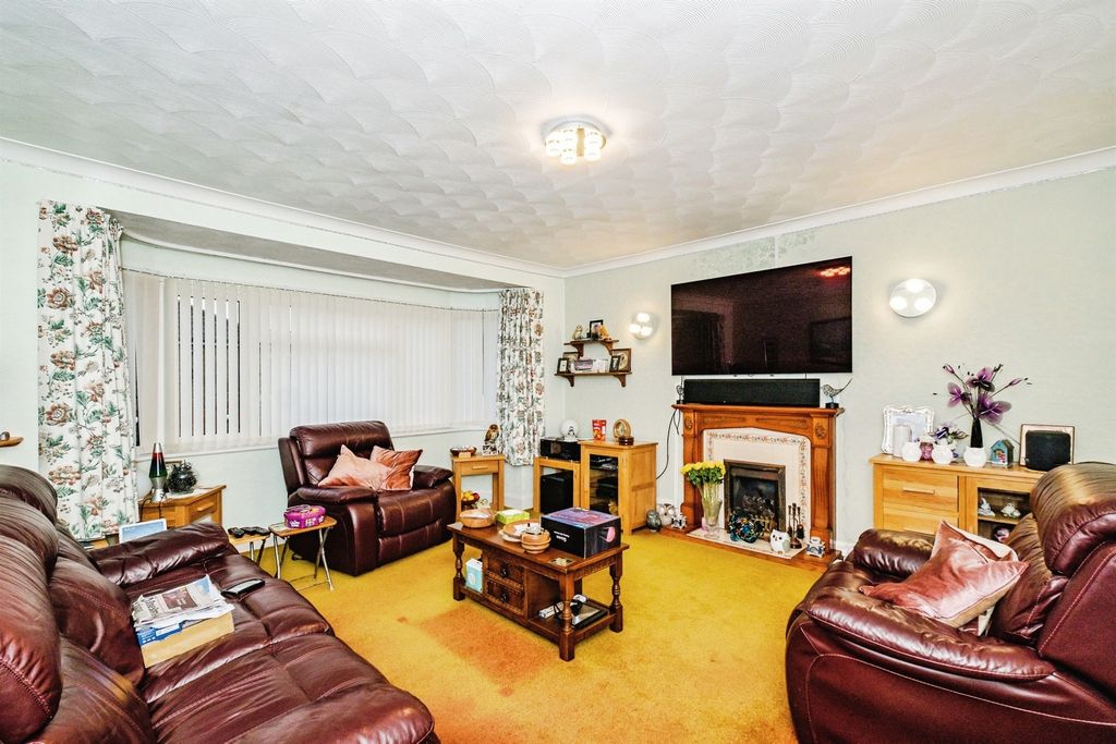 Property photo 3 of 21