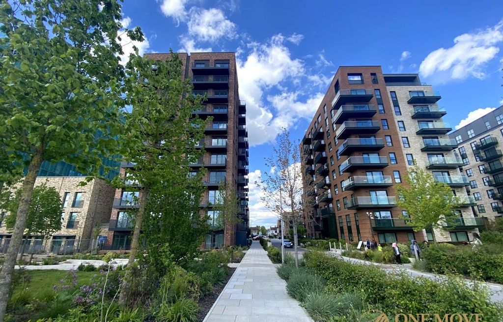 Property photo 2 of 18