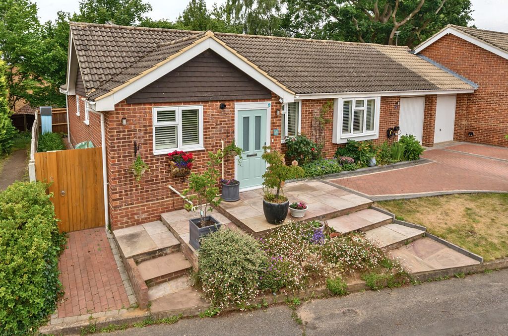 Property photo 1 of 18 1302854-1-6849631...