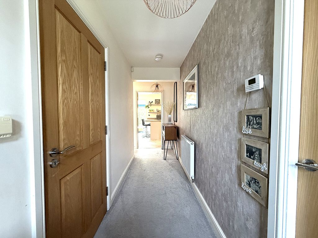 Property photo 2 of 36