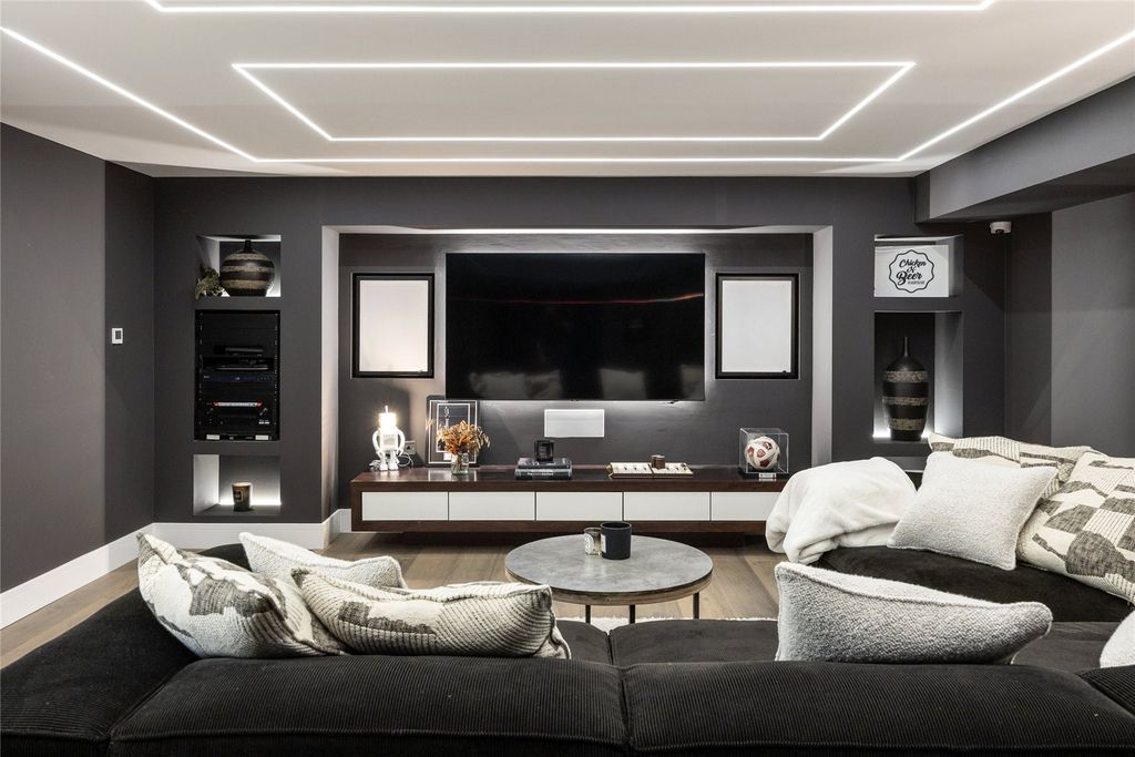 Property photo 1 of 10 4. Quernsmuir Cottag