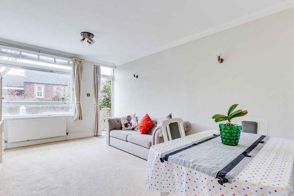 Property photo 2 of 6