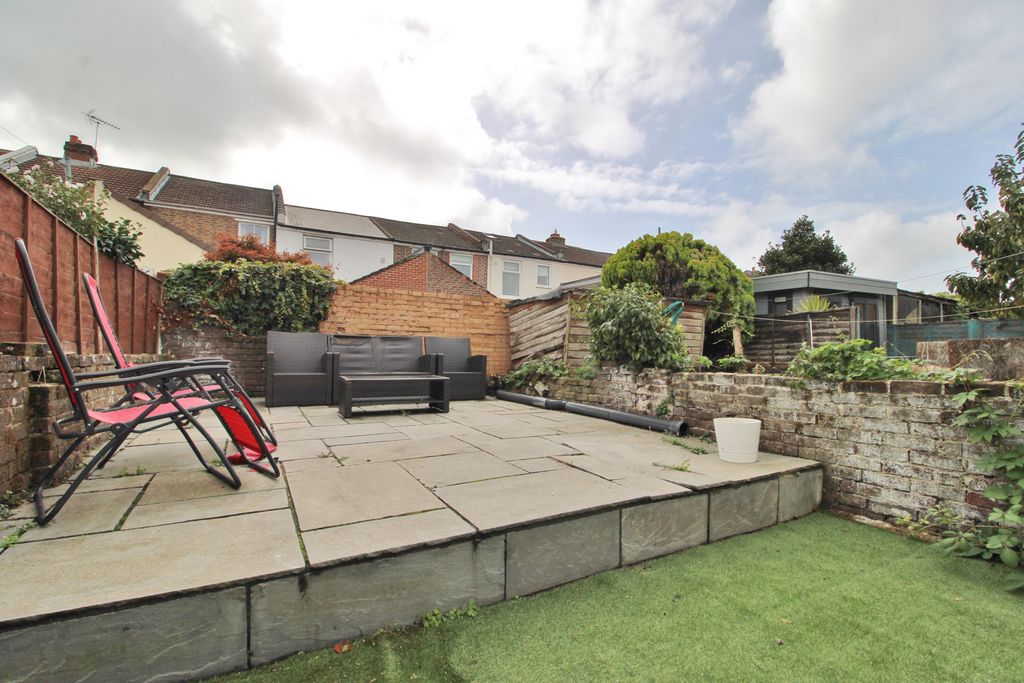 Property photo 3 of 19