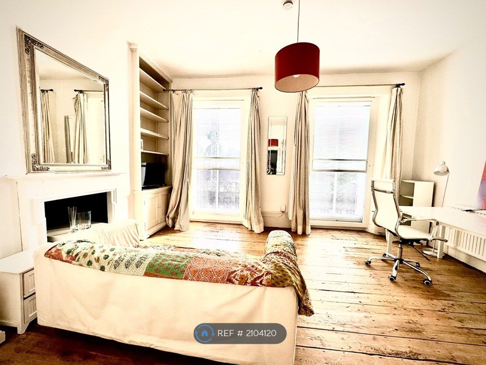 Property photo 1 of 15 Large Studio