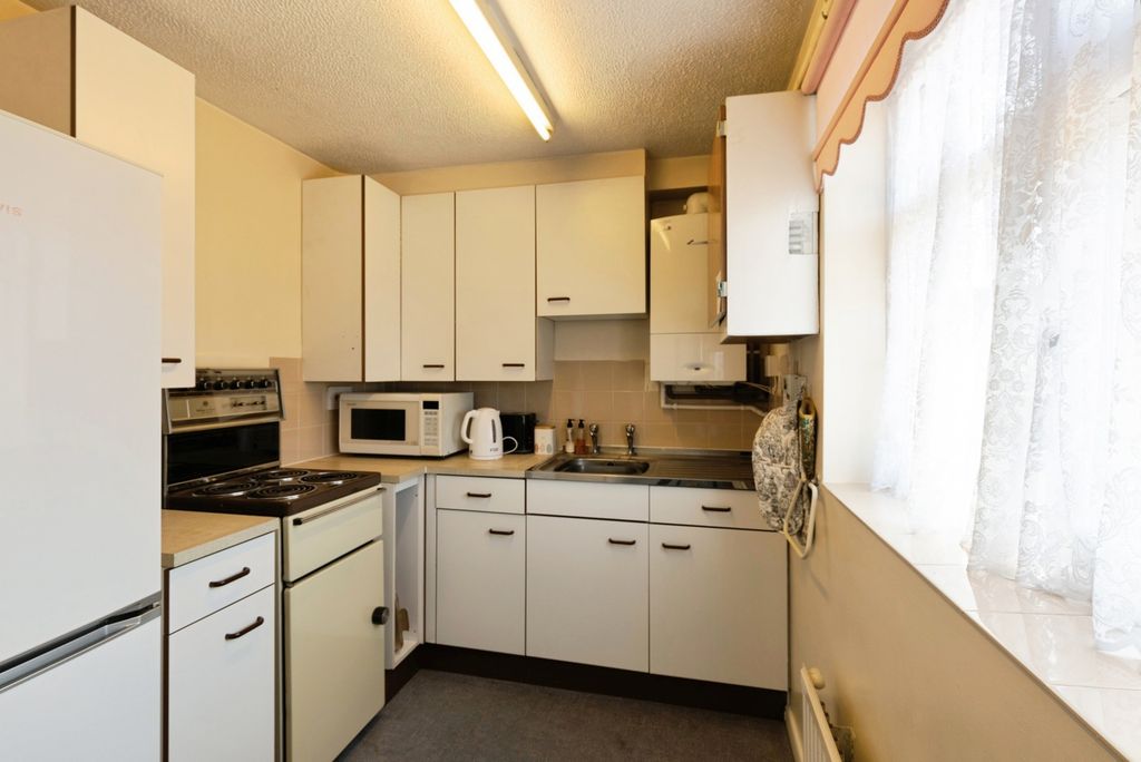 Property photo 2 of 14 Pbox-Img.Jpg