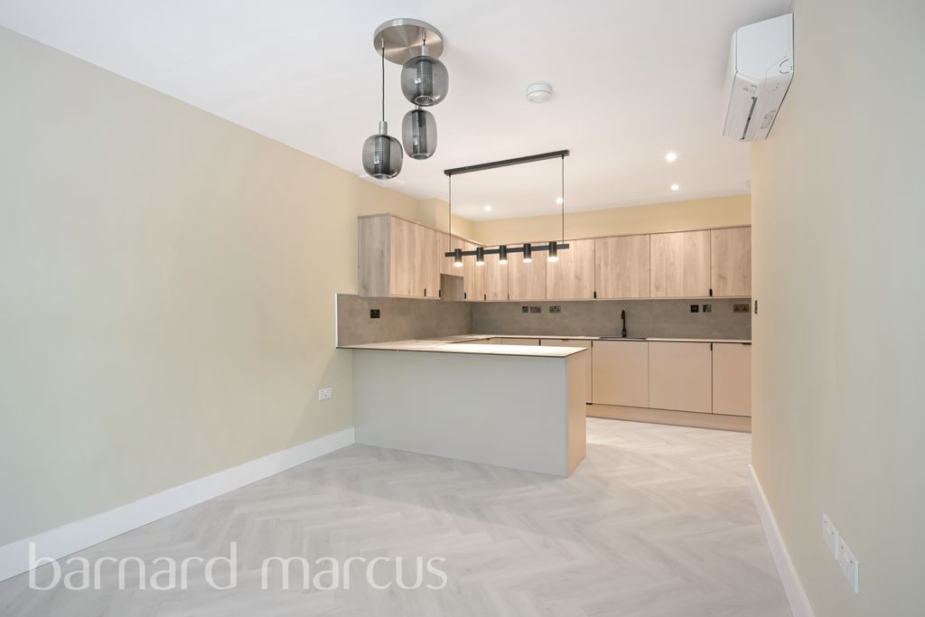 Property photo 3 of 9 Kitchen