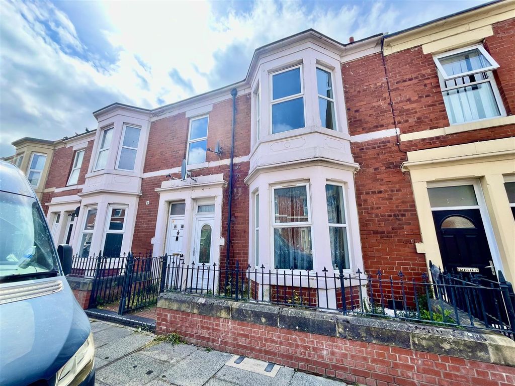 Property photo 1 of 10 External