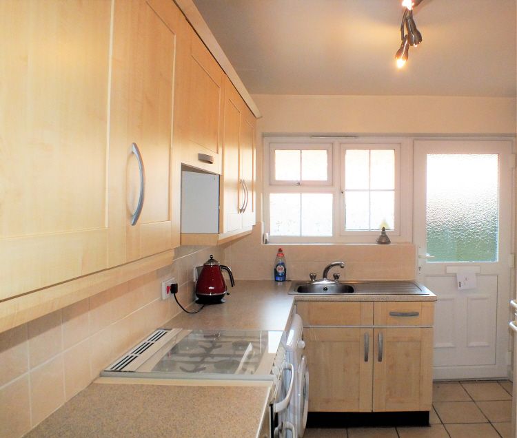 Property photo 3 of 5 Kitchen