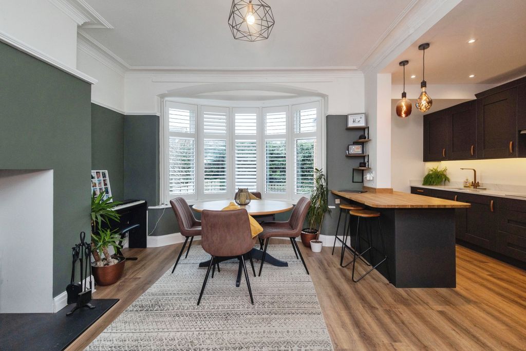 Property photo 2 of 18 Photography