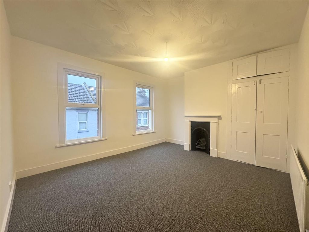 Property photo 3 of 8 Img_5135.Jpg